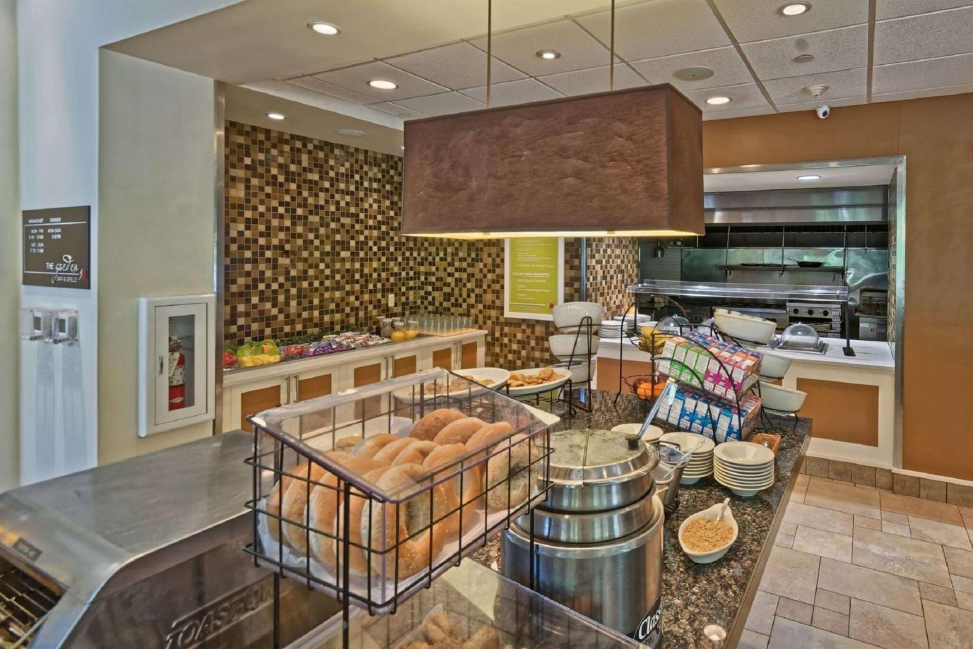 Hilton Garden Inn By Hilton Mount Laurel Exterior foto
